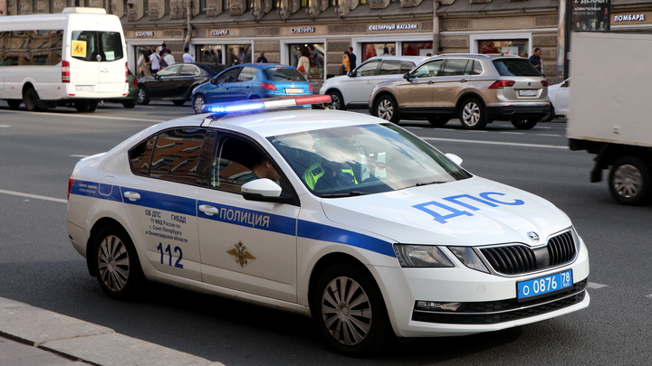 В центре Архангельска автомобиль сбил женщину