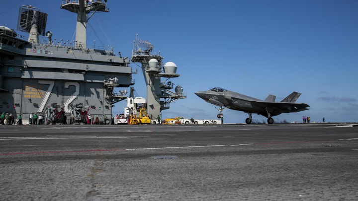 Американский суперистребитель треснул после испытания - СМИ