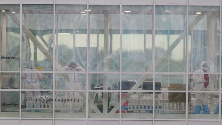 Занято 70% коек: Власти Москвы рассказали о тревожной тенденции в заболеваемости COVID