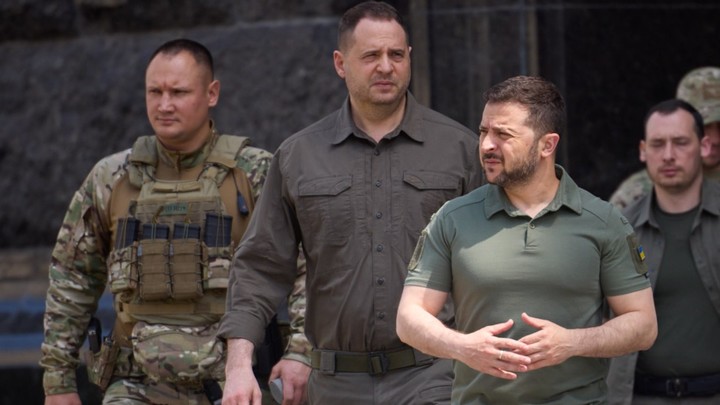 Арестович* подтвердил наличие конфликта между Зеленским и армией