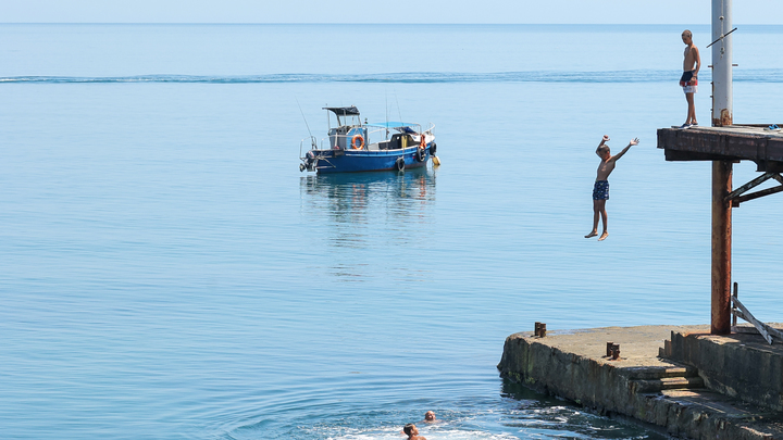 В море у Сочи нашли упавший британский беспилотник