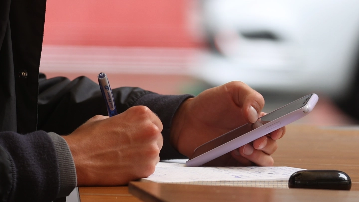 Грамматические ошибки и голосовые сообщения: названы главные раздражители в рабочих чатах