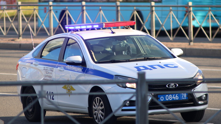 В Петербурге инспектор ГИБДД попал в больницу из-за пьяного неадекватного водителя