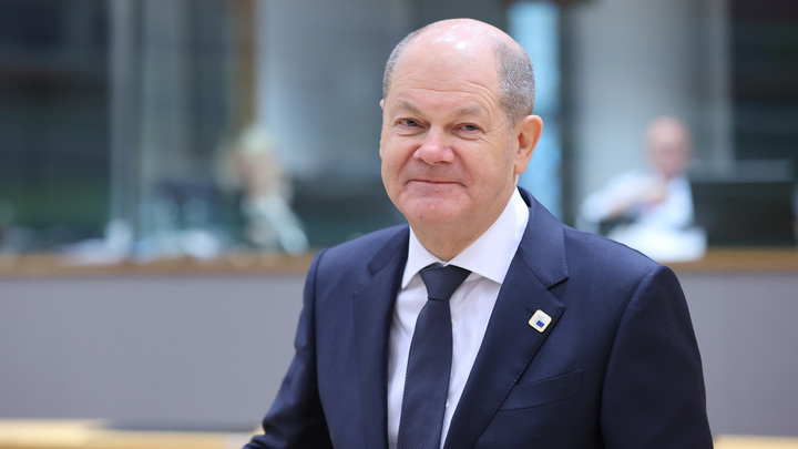 Шольц попросил Орбана сходить за кофе во время обсуждения вступления Украины в ЕС
