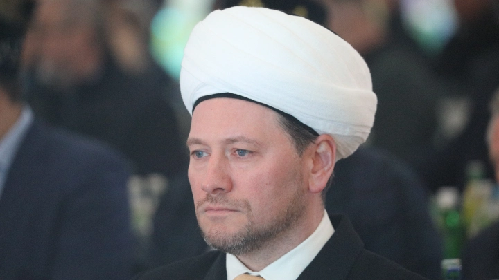 Раскаянием и не пахнет: Муфтий заменил картину после скандала, но Подоляка в искренность не верит