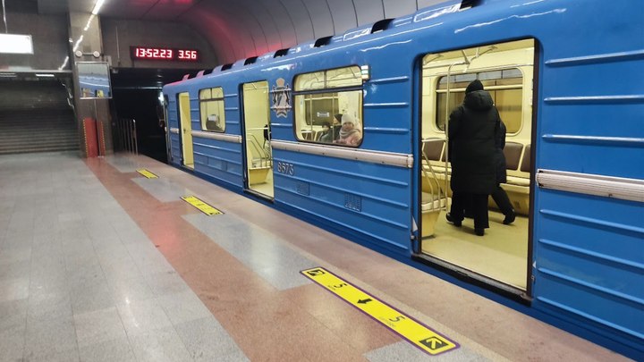 Теперь официально: стоимость проезда в метро Новосибирска повысили до 35 рублей