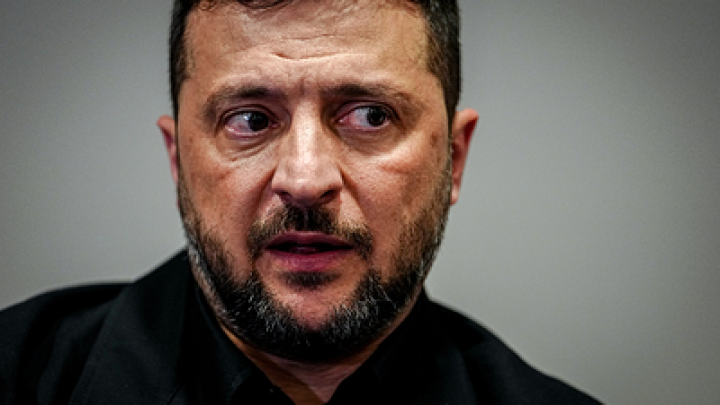 Зеленский считает публичные разговоры Лукашенко с Путиным болтовнёй стариков