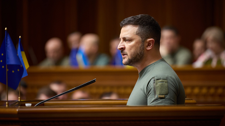 Зеленский узаконил перенос празднования Рождества на Украине на 25 декабря