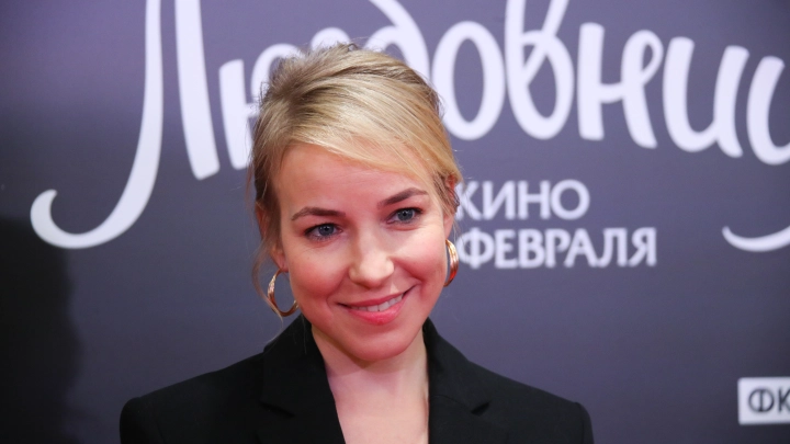 От кинозвезды до таксистки:  Что случилось со звездой Любовниц Марией Шалаевой в Париже?