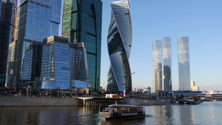 Три взрыва в Москва-Сити. Сильный пожар. Чёрный дым на километр поднялся в небо