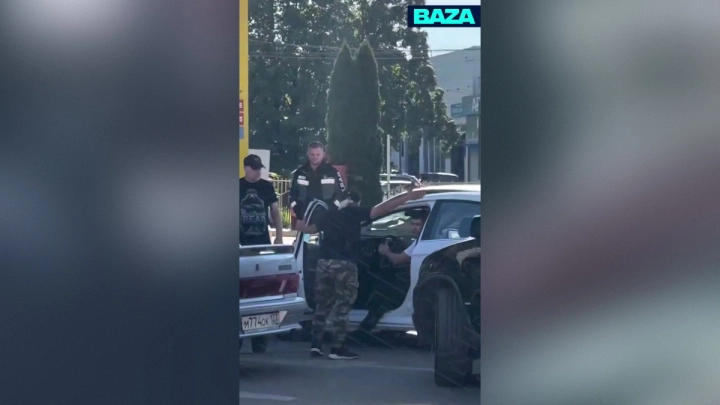 Начала женщина: в очереди за бензином в Краснодаре устроили массовую драку