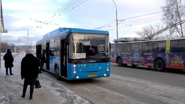 Перевозчиков Кемерова начали массово штрафовать за холодные автобусы