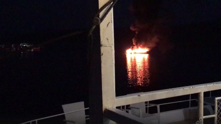 В Тольятти на акватории Саратовского водохранилища горел катер