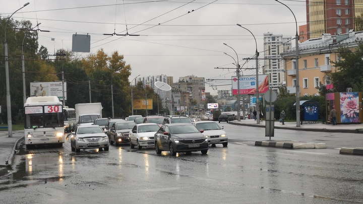 На уборку улиц Новосибирска выйдет на 30% больше техники