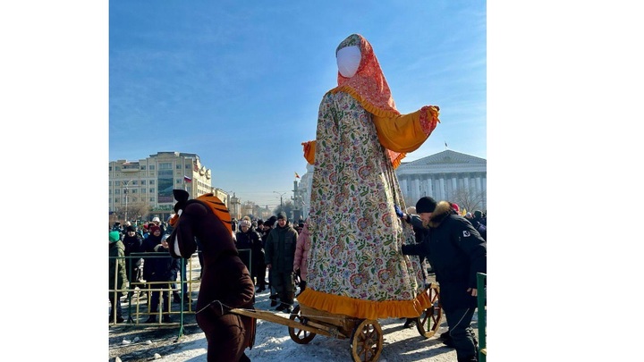 Чучело Масленицы сожгли на центральной площади Читы 26 февраля