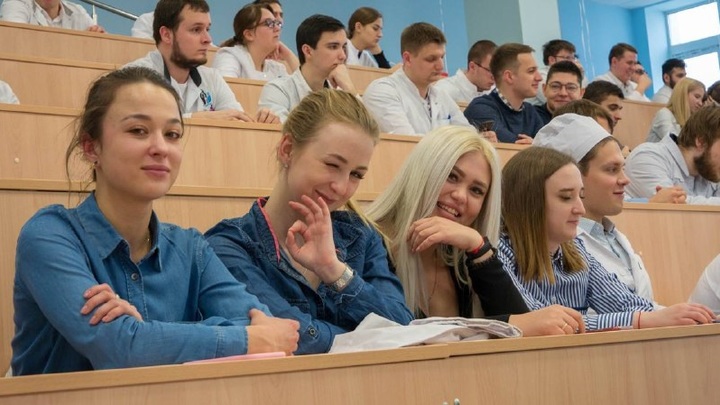 Стоит ли спать на учебнике, чтобы хорошо сдать экзамен, рассказали самарские студенты