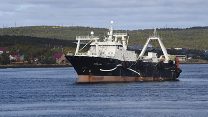 В Санкт-Петербурге на воду спущен мощный траулер: Настоящий плавучий рыбзавод