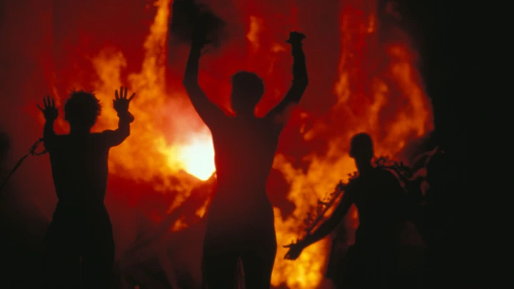 Загадочное убийство русского на фестивале Burning Man: Нашли в луже крови после огненного шоу. В Блэк-Рок всякое случается