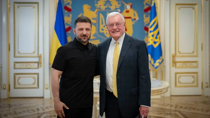 Водили за руку, сильно уставал, поздно просыпался: Офис Зеленского унизил Келлога