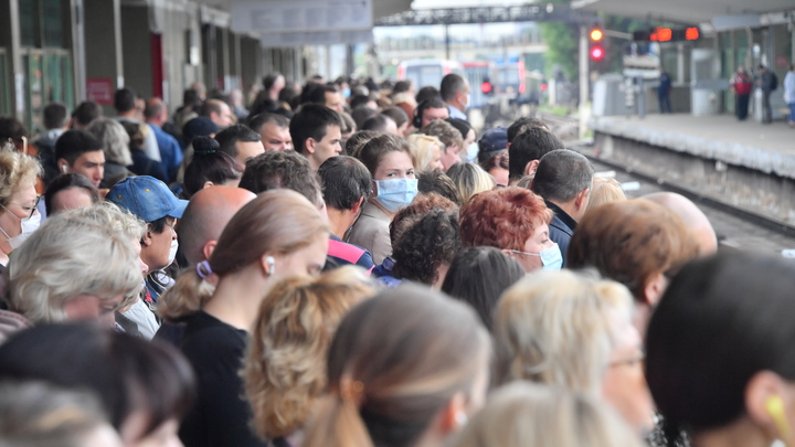 В Сочи из-за стихии задержаны поезда и самолеты