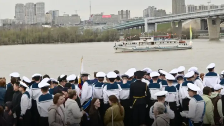 Теплоход Северная Сказка отправился из Новосибирска в 17-дневное путешествие по Оби