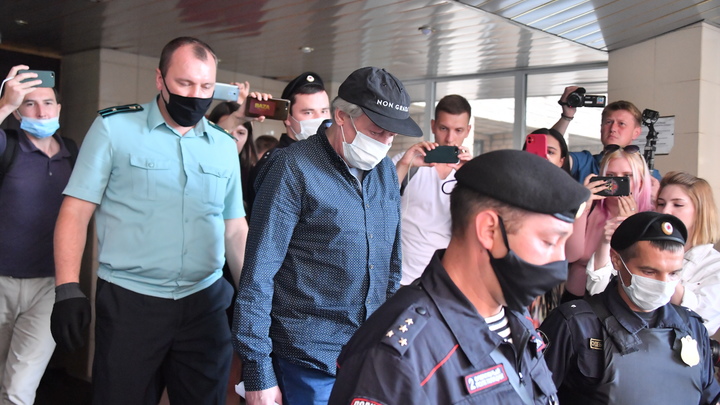 Человек меня чуть не убил: Свидетель обвинил Ефремова на суде