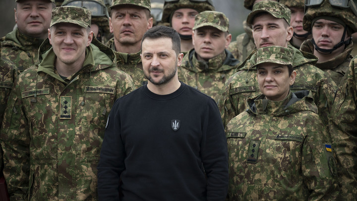 Запад не простит: Зеленский назвал сдачу Бахмута дорогостоящим компромиссом