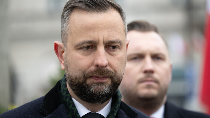 Глава Минобороны Польши Косиняк-Камыш посоветовал не летать в Москву