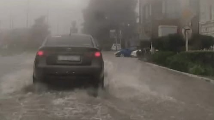 В Анапе из-за подтопления ограничено движение в районе курортного поселка Витязево