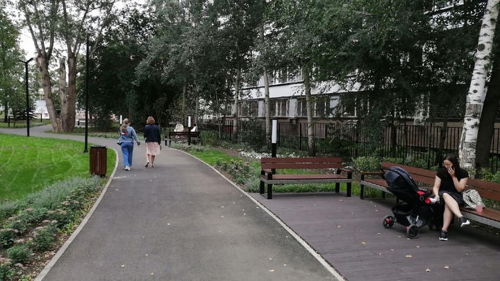 Лежал в луже крови: в Самаре мужчина упал на улице и не смог говорить