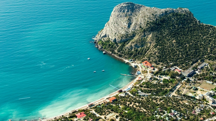 Готовьте панамку, Александра: Критиковавшей Крым фигуристке посоветовали взрослеть