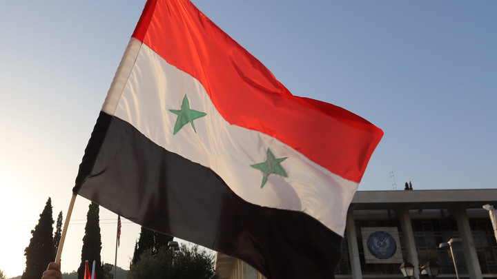 Это плохо пахнет: В Дамаске разгорелся скандал из-за носков в виде сирийского флага