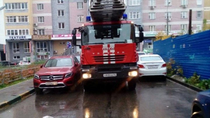 Желал доброго дня: Ростовские пожарные устроили сюрприз для ребёнка-сироты, звонившего в экстренные службы