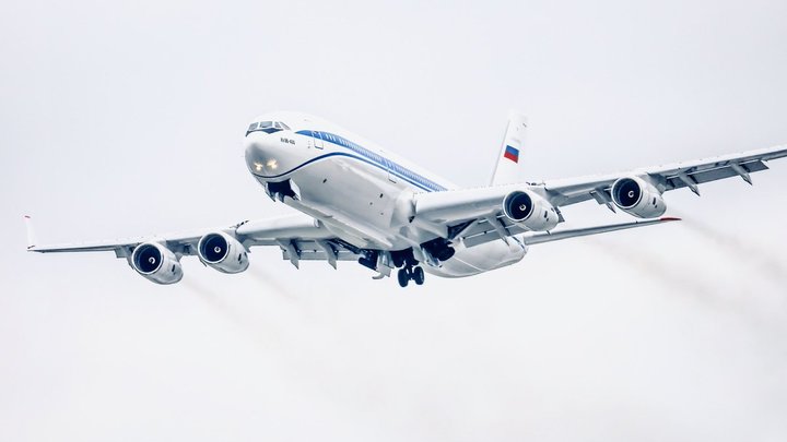 Колумбийские истребители отпугнули Ил-96 от границы