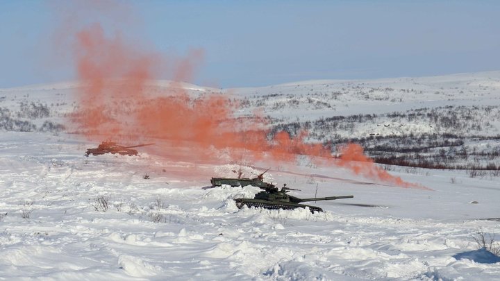Только не это: Первая линия обороны прорвана. Солдаты идут вглубь территории