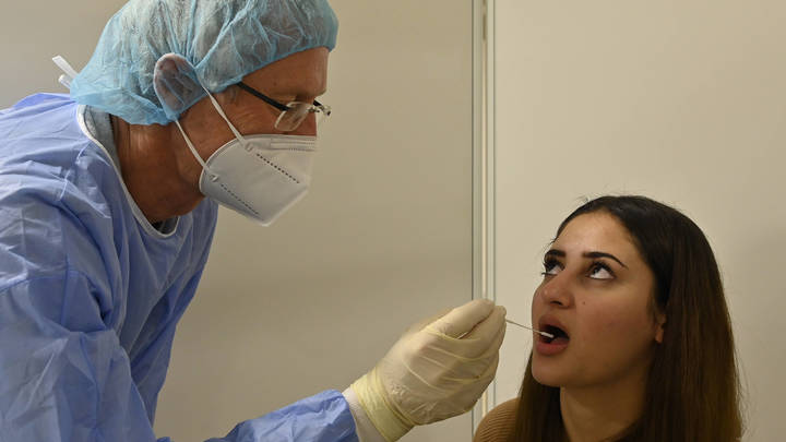 COVID проникает в ДНК человека: Учёные предупредили о синдроме тифозной Мэри