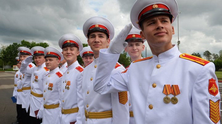 Рэпер Серега осуществил детскую мечту в Минском суворовском училище