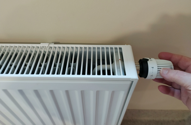 В Новосибирске мать погибшего от удара током парня просит проверить на причастность к смерти батареи