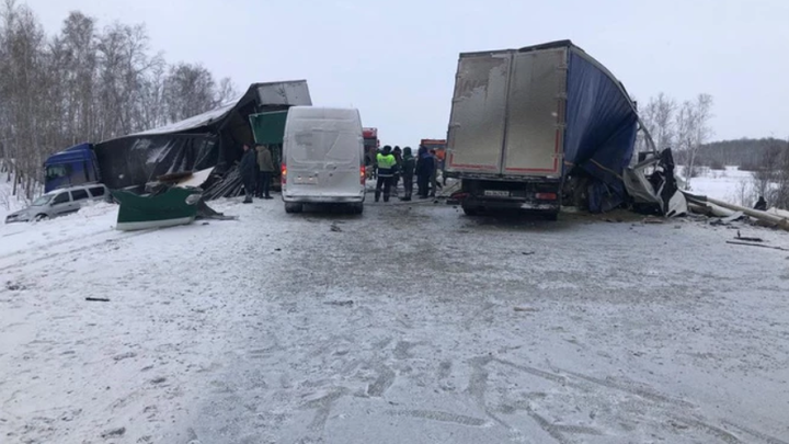 В Новосибирской области за сутки произошли две смертельные аварии с большегрузами