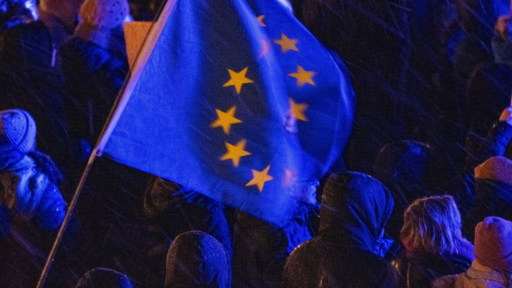 ЕС на грани раскола: Разрастается бунт против русофобской линии Брюсселя