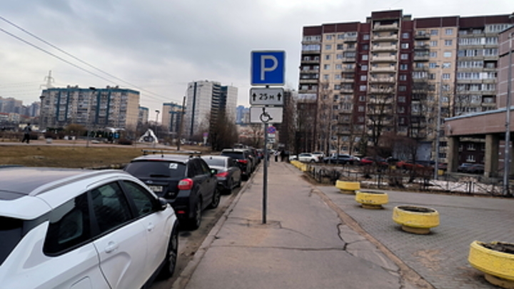 В Челябинске подозрительный мужчина преследовал девочку