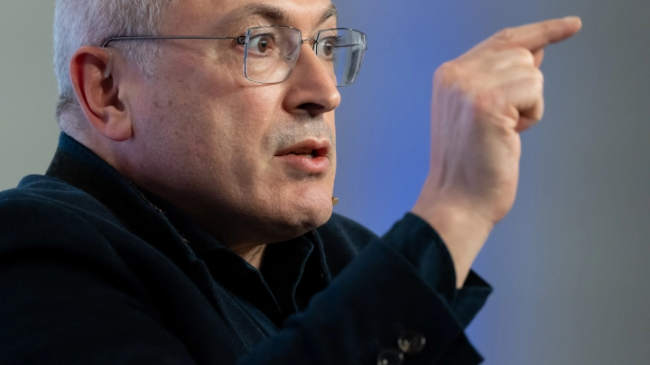 Ходорковский* совсем сплоховал. Появился в эфире и сразу ударил по своим: Русские поддерживают СВО и хотят победить