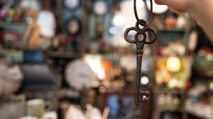 В центре Москвы ищут покупателя на квартиру с бабушкиным ремонтом за 34,9 млн