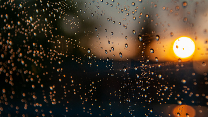 Ливни, гроза и ураганный ветер: на Сочи вновь обрушится непогода