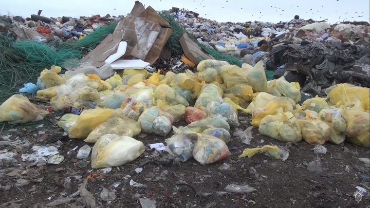 В Челябинской области больница вместо утилизации выбрасывала опасные отходы на местную свалку