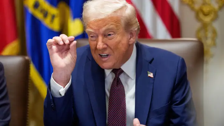 «Трамп мёртв»: конспирологи взрывают соцсети новой теорией о президенте США