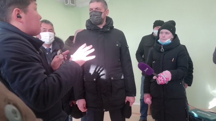 Губернатор Осипов: оцепляйте кварталы и вакцинируйте население по спискам