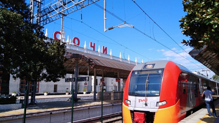 В Сочи на лето увеличили количество пригородных электричек