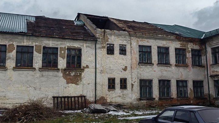 Четыре школы и один детский сад сильно пострадали при урагане в Кузбассе