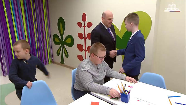 Премьер-министр Мишустин исполнил заветную мечту школьника Артёма из Новосибирска